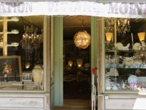 Bordeaux antiques and treasures walking tour Passages secrets